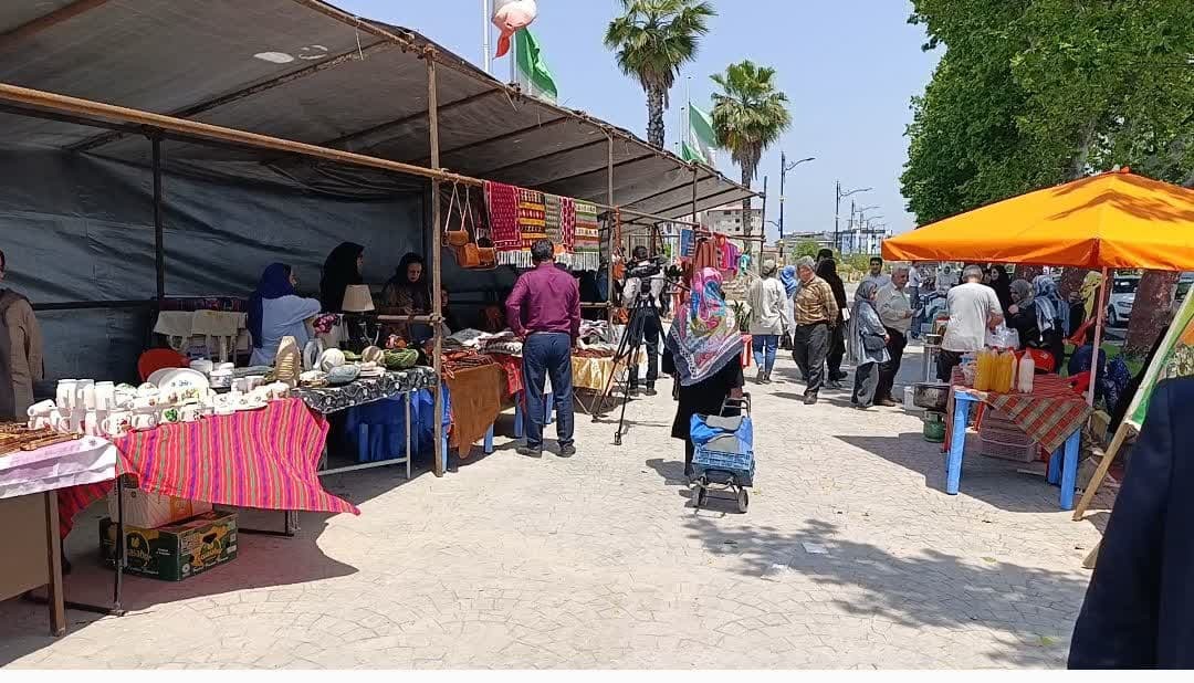 برگزاری بازارچه مشاغل خانگی در قائم شهر
