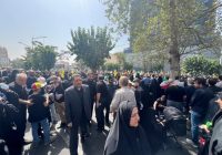 همراهی شخصیت‌ها با مردم در تشییع «شهدای اقتدار ملی»