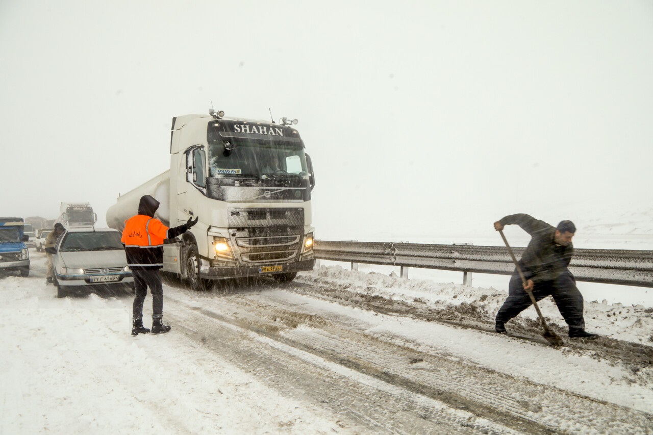 توصیه پلیس راه به پرهیز از سفرهای غیرضروری تا پایان هفته