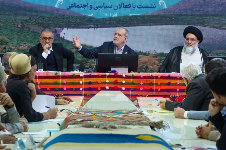 اجازه نمی‌دهیم به محیط زیست صدمه‌ای وارد شود/ در مقابل مردم نمی‌ایستم