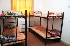 کمبود ۵۲ هزار تخت خوابگاهی در دانشگاه‌های علوم پزشکی/ نیاز به ۴۷ همت برای تکمیل پروژه‌ها